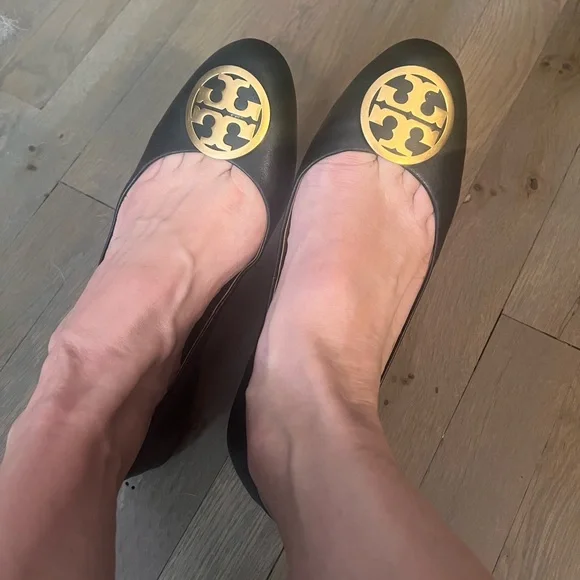 Tory Burch Black Flats with Gold Emblem - Picture 7 of 8